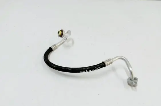 Volvo XC40 Air conditioning (A/C) pipe/hose 31694881