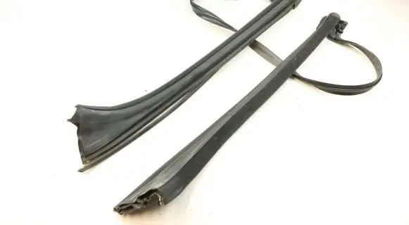 BMW 6 E63 E64 Rubber seal front coupe door window 7175474