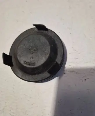 Opel Vectra C Headlight/headlamp dust cover 143688