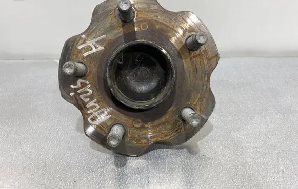 Toyota Auris E180 Rear wheel hub