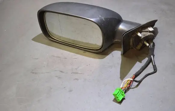 Volvo XC70 Front door electric wing mirror 