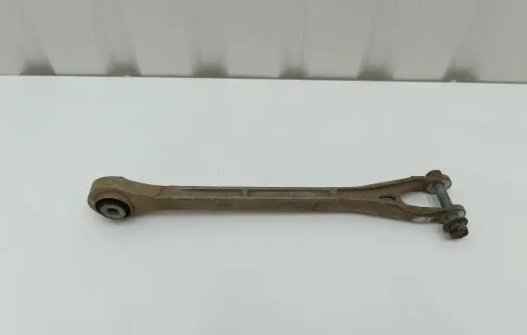 Chrysler 300C Rear control arm 68210633AA