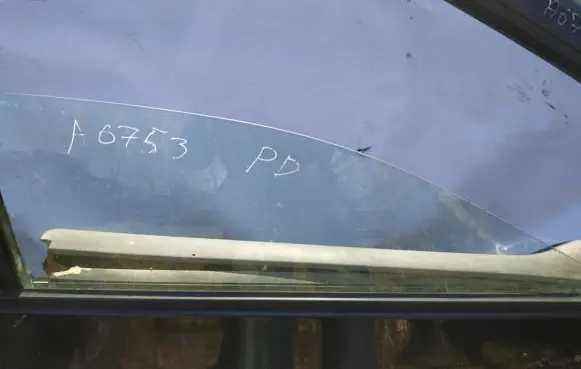 Seat Alhambra (Mk1) Front door window glass four-door