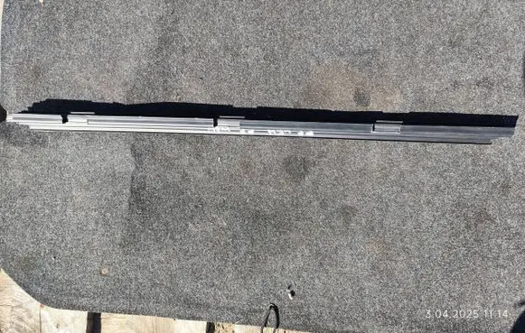 Volkswagen PASSAT B5.5 Front door windshield rail 