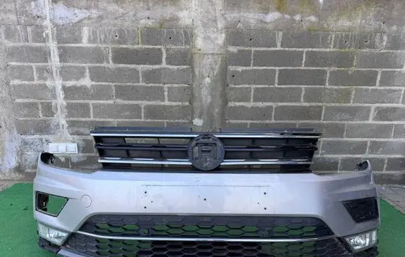 Volkswagen Tiguan Front bumper 