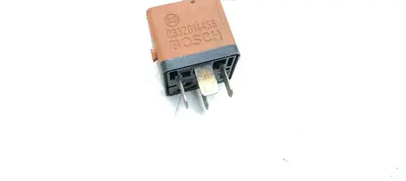 Volkswagen Golf III Other relay 0332014456