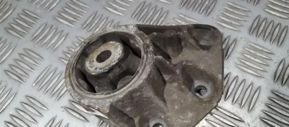 Audi A4 S4 B7 8E 8H Engine mount bracket 8e0599125b