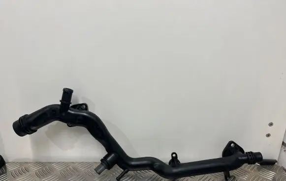 Audi Q7 4L Engine coolant pipe/hose 06E121045BD