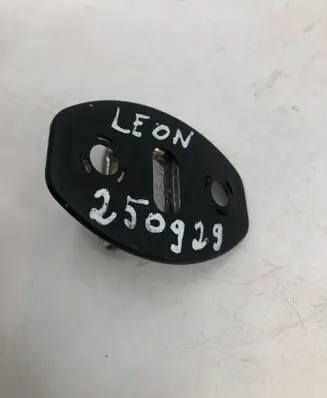 Seat Leon IV Front door lock loop/hook striker C0837033