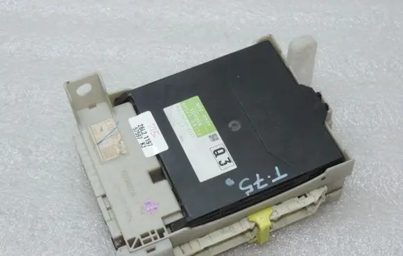 Toyota Yaris Fuse box set 8273052G40 892200D050