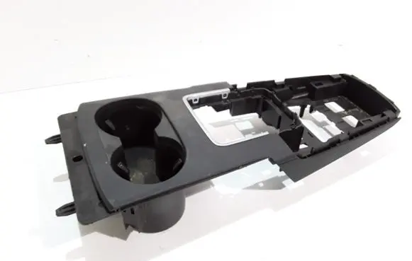 Cup holder front