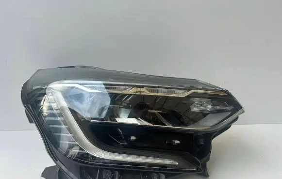Renault Captur II Headlight/headlamp 260104525R