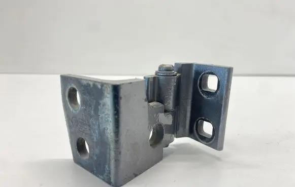 BMW X5 E53 Rear door lower hinge 82651649 ES79 0311