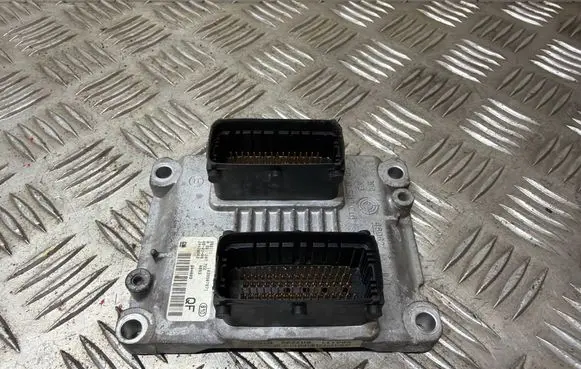 Opel Corsa D Engine control unit/module 0261207722 583111