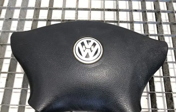 Steering wheel airbag