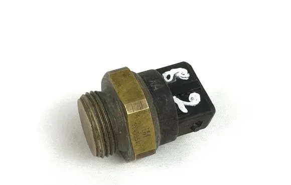 Opel Omega B1 Coolant temperature sensor 90458540