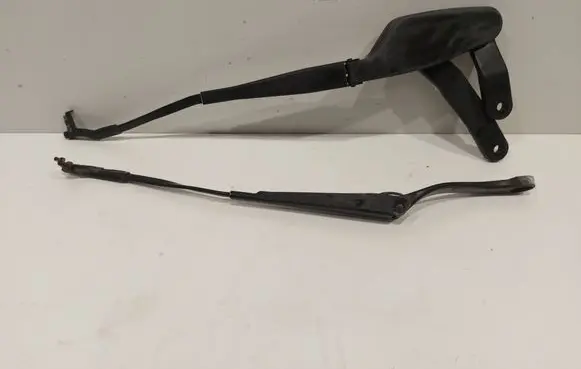 Mercedes-Benz C W204 Front wiper blade arm A2048201544 A2048200044