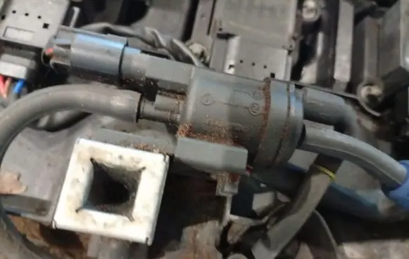 Mercedes-Benz C W203 Turbo solenoid valve