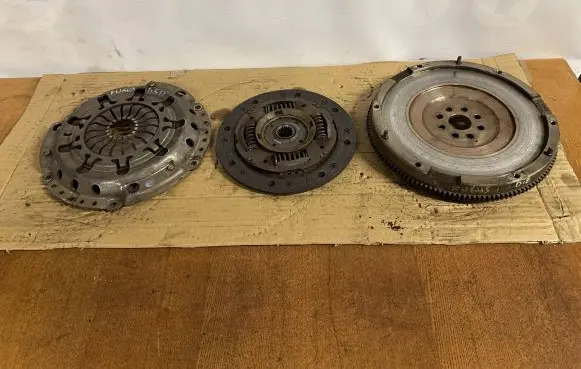 Ford Focus Clutch set kit XS4Q6375AC XS417550D1C
