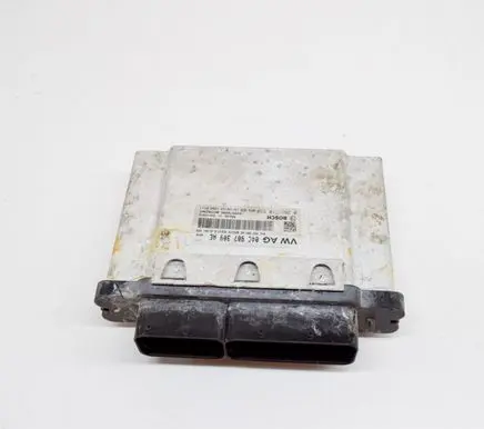 Volkswagen Polo V 6R Engine control unit/module 04C907309AE 0261S10530