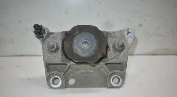 Engine mount bracket