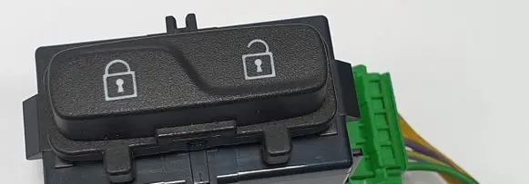 Volvo V70 Central locking switch button 31318988