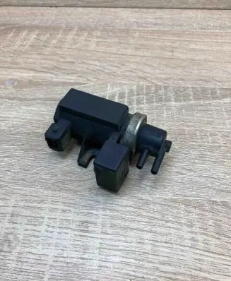 BMW 5 E60 E61 Turbo solenoid valve 72279600 2247906