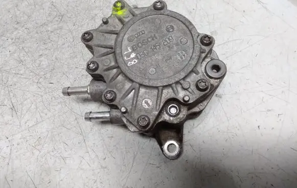 Volkswagen PASSAT B6 Vacuum pump 03G145209C