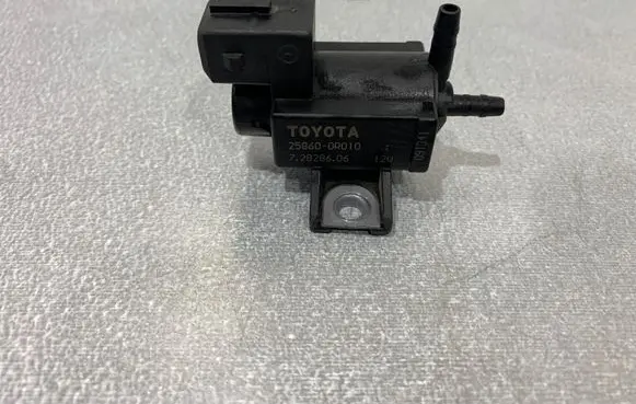 Toyota Avensis T270 Vacuum valve 258600R010