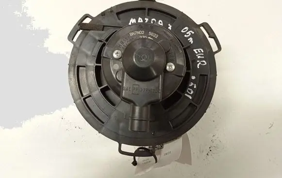 Mazda 3 I Heater fan/blower BN7N025G22 8940000270