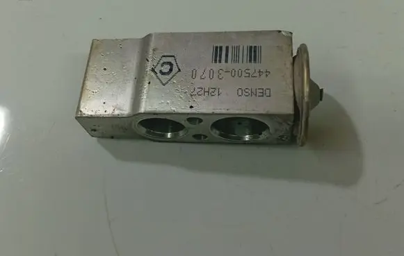 Toyota Yaris Air conditioning (A/C) expansion valve 4475003070