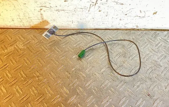 Tesla Model Y Bluetooth antenna 106239300B