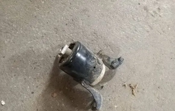 Ford Fiesta Engine mount bracket C1B16F012AC
