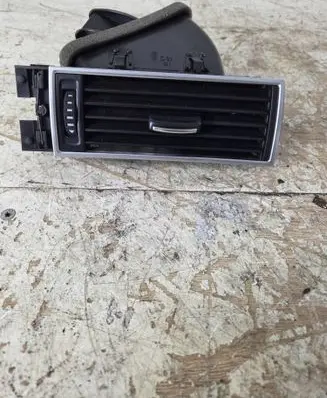 Audi A6 S6 C6 4F Dashboard side air vent grill/cover trim 4f1820902