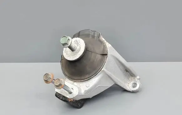 Honda Civic IX Engine mount bracket 21TA9