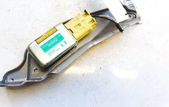 Lexus GS 300 350 430 450H Airbag deployment crash/impact sensor 8983430020