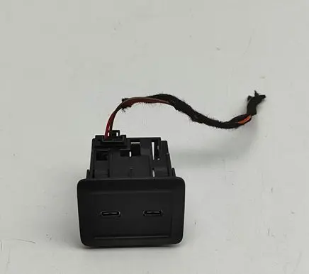 Mercedes-Benz GLC X253 C253 USB socket connector A2138204803