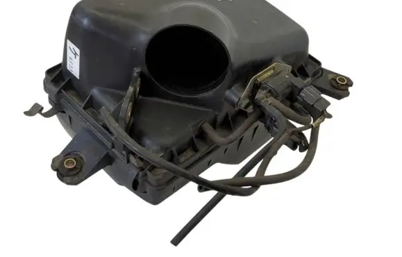 Mazda 323 Air filter box