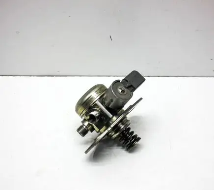 BMW X3 F25 Fuel injection high pressure pump 7584461