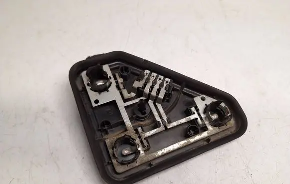 BMW 5 E39 Tail light bulb cover holder 8371325 63218371325
