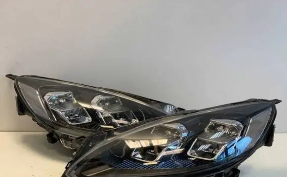 Ford Escape IV Headlights/headlamps set CX482HLLH LV4B13E015EK 20190490177935