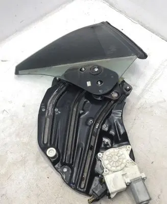 Ford Mustang VI Rear side window
