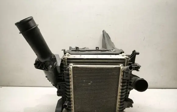 Porsche Cayenne (9Y0 9Y3) Intercooler radiator 4M0145803BS