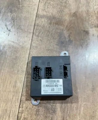 Mercedes-Benz E W211 Comfort/convenience module 2115452132