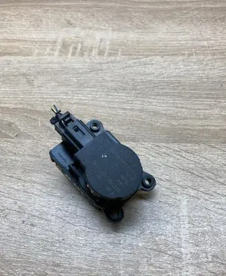 Ford Kuga II Air flap motor/actuator AV6N19E616AA EVD251