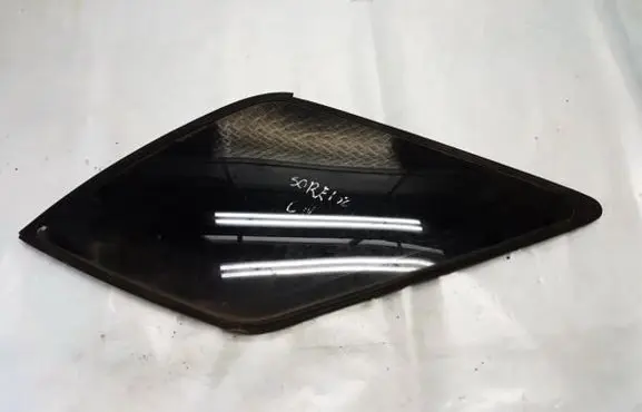 KIA Sorento Rear side window