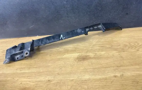 Opel Insignia A Headlight/headlamp mounting bracket 13250570
