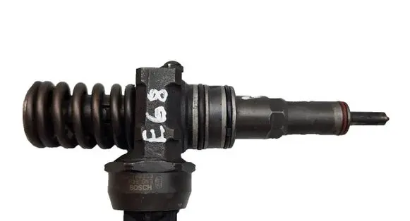 Volkswagen PASSAT B5 Fuel injector 038130073BN
