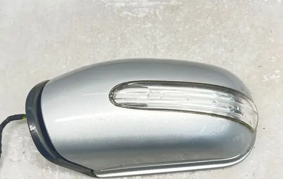 Mercedes-Benz C W203 Front door electric wing mirror 413133419