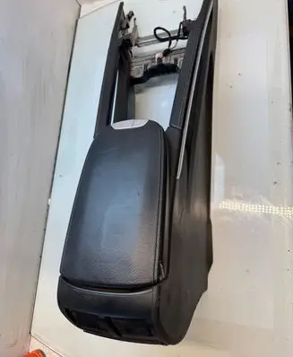 Mercedes-Benz ML W164 Armrest 12213